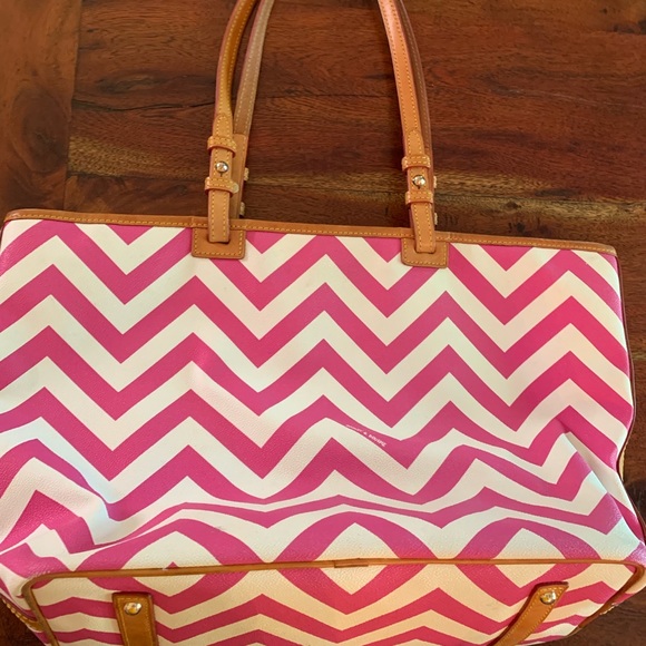 Dooney & Bourke Chevron Tote Purse - Picture 4 of 5